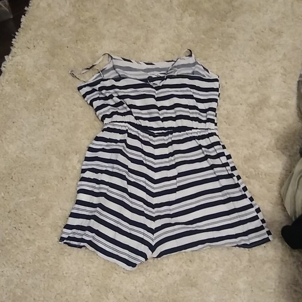 Blue and white romper - Picture 3 of 5